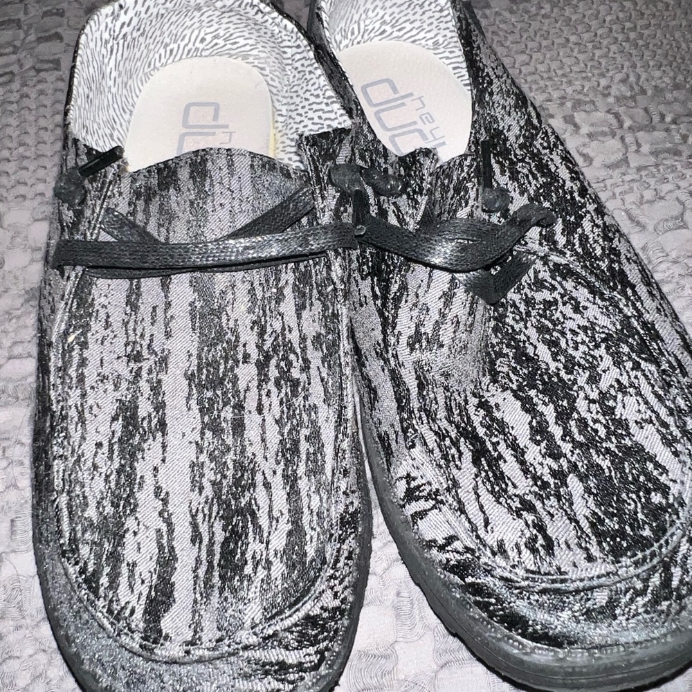 Women’s Wendy Black Marble Hey Dudes